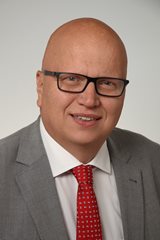 Portrait_Vratislav-Strnad_270dpi-(1).jpg